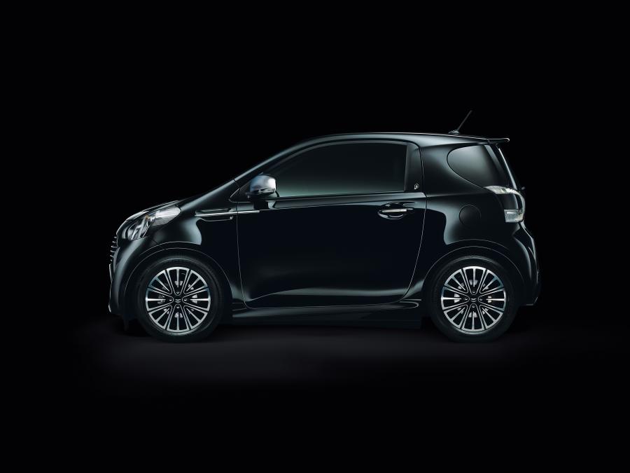  Aston Martin Cygnet Launch Edition Black 2011 года  (UK) (фото 6 из 8)